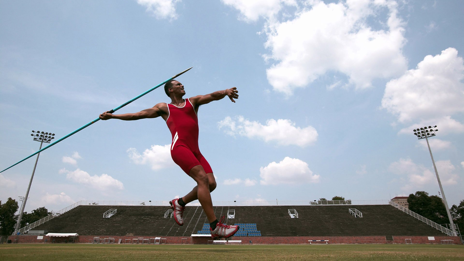 普费夫跳台动作优雅引发媒体关注,普菲费尔